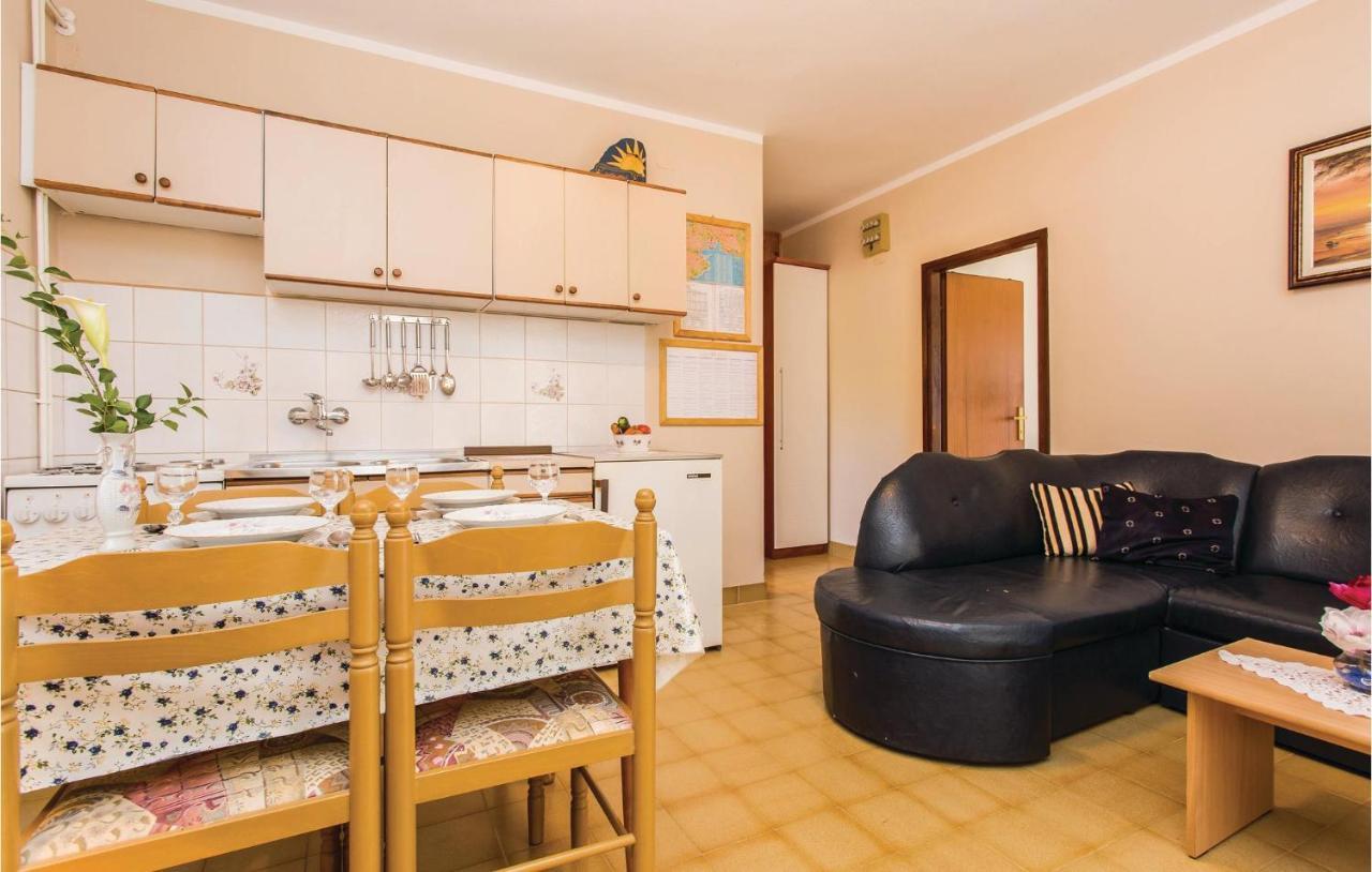 Stunning Apartment In Krk With Kitchen Krk Town Eksteriør billede
