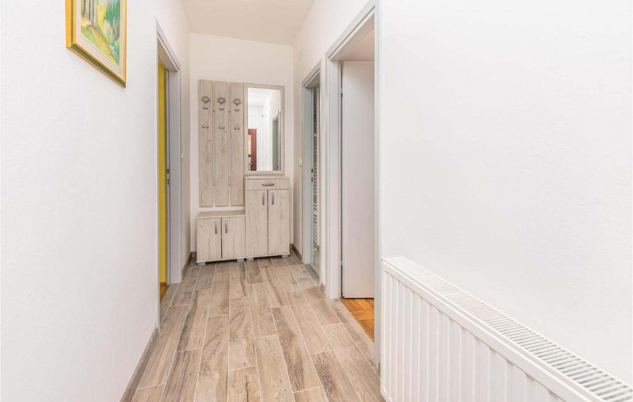 Stunning Apartment In Krk With Kitchen Krk Town Eksteriør billede