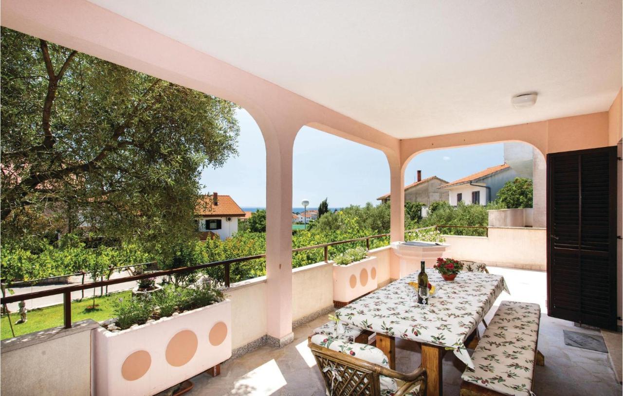 Stunning Apartment In Krk With Kitchen Krk Town Eksteriør billede
