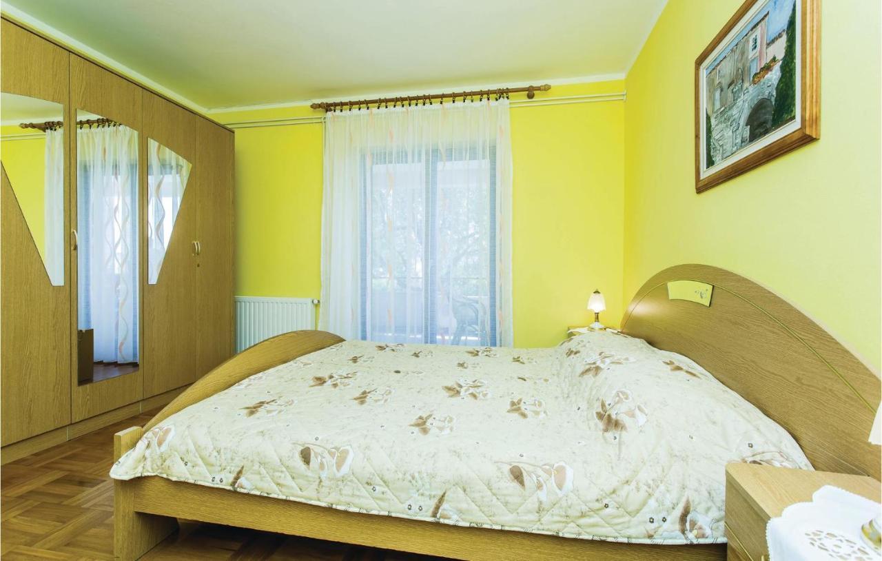 Stunning Apartment In Krk With Kitchen Krk Town Eksteriør billede