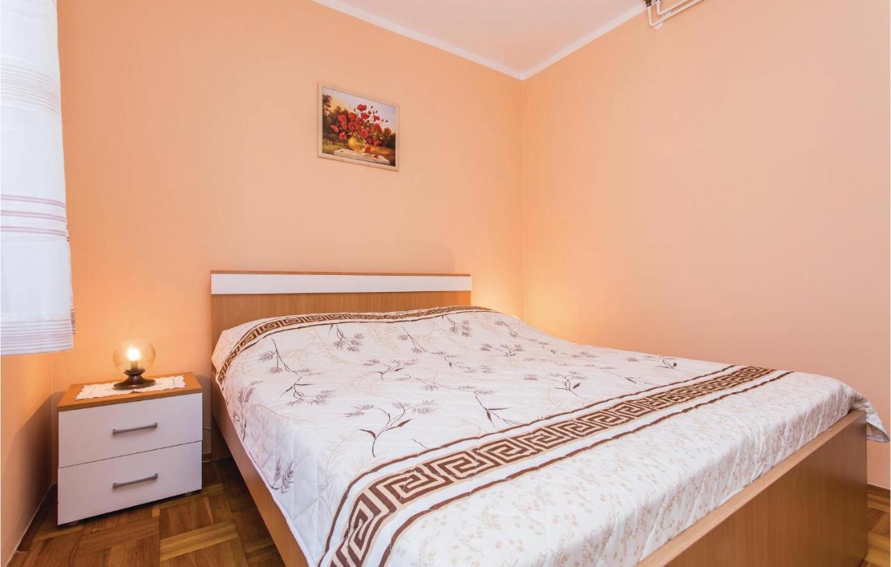 Stunning Apartment In Krk With Kitchen Krk Town Eksteriør billede