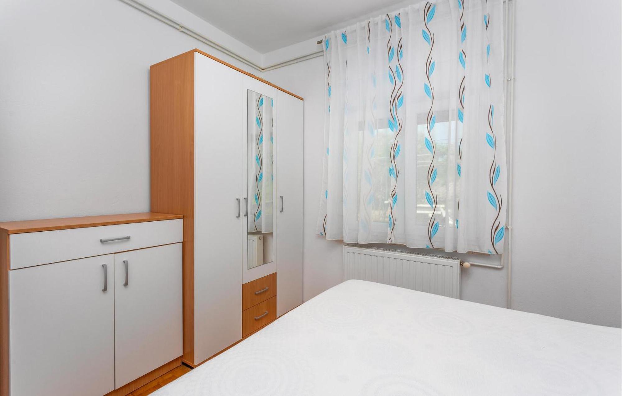 Stunning Apartment In Krk With Kitchen Krk Town Eksteriør billede
