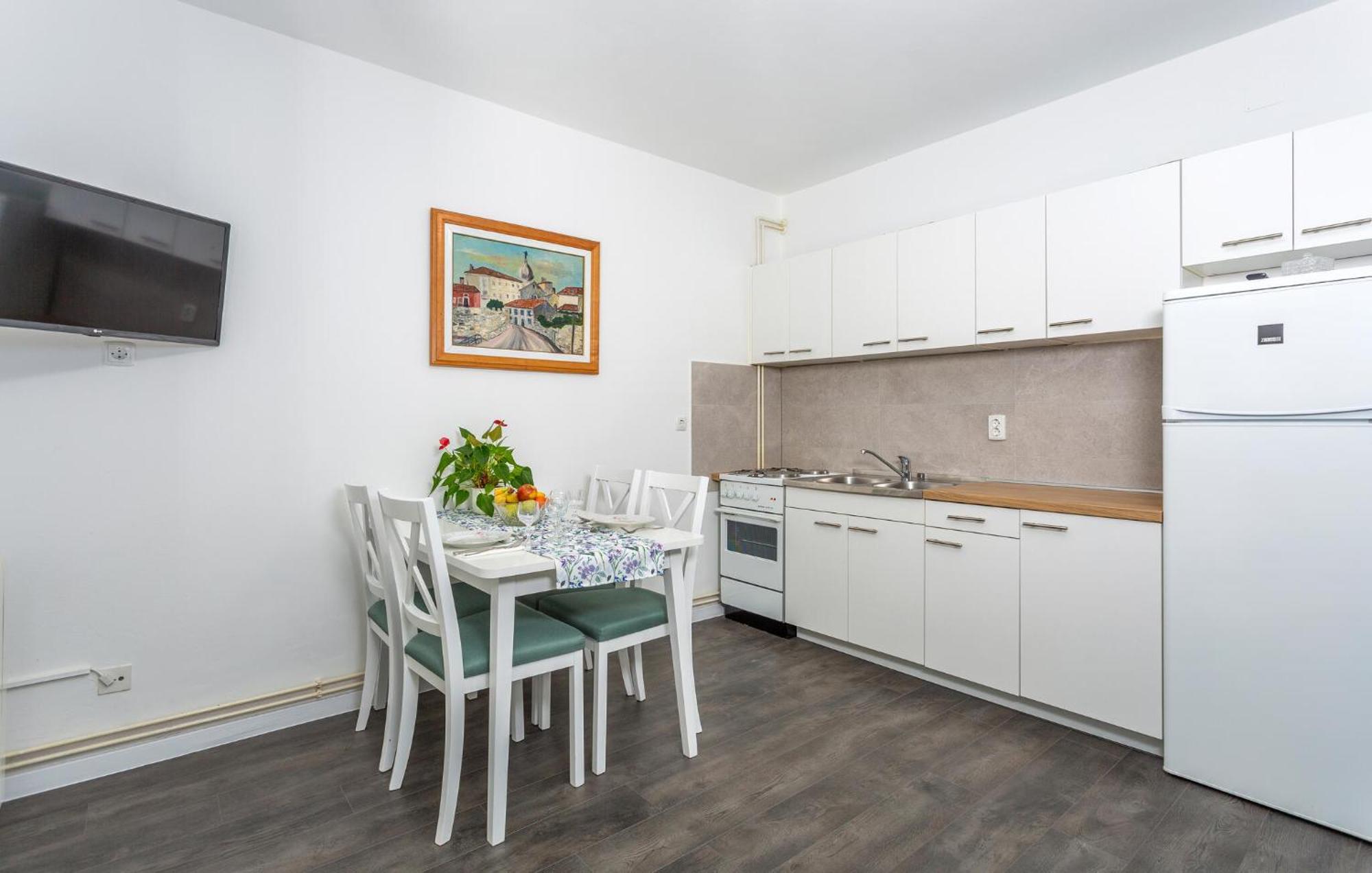 Stunning Apartment In Krk With Kitchen Krk Town Eksteriør billede