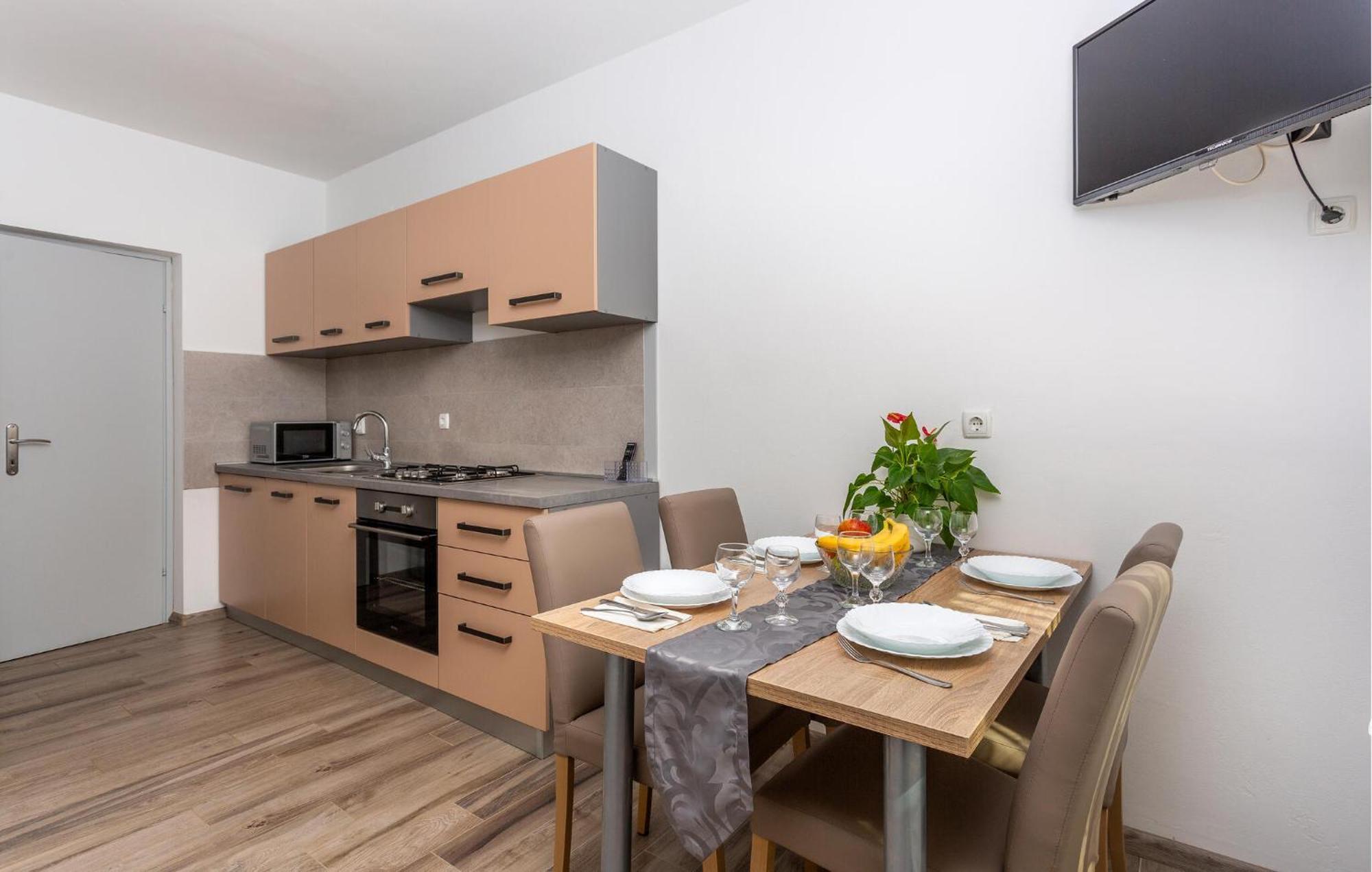 Stunning Apartment In Krk With Kitchen Krk Town Eksteriør billede