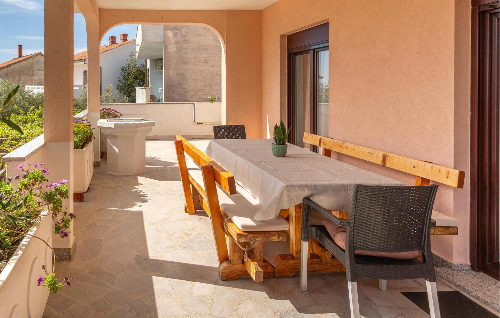 Stunning Apartment In Krk With Kitchen Krk Town Eksteriør billede